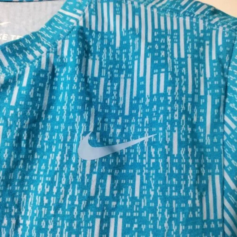 The Nike T-Shirt Swoosh Dri-Fit Blue Unisex SM Short Sleeve Athletic Golf Beach‎